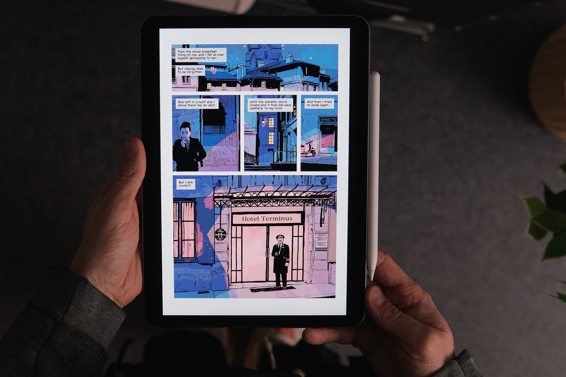 iPad Air mit Panels-App von oben fotografiert.