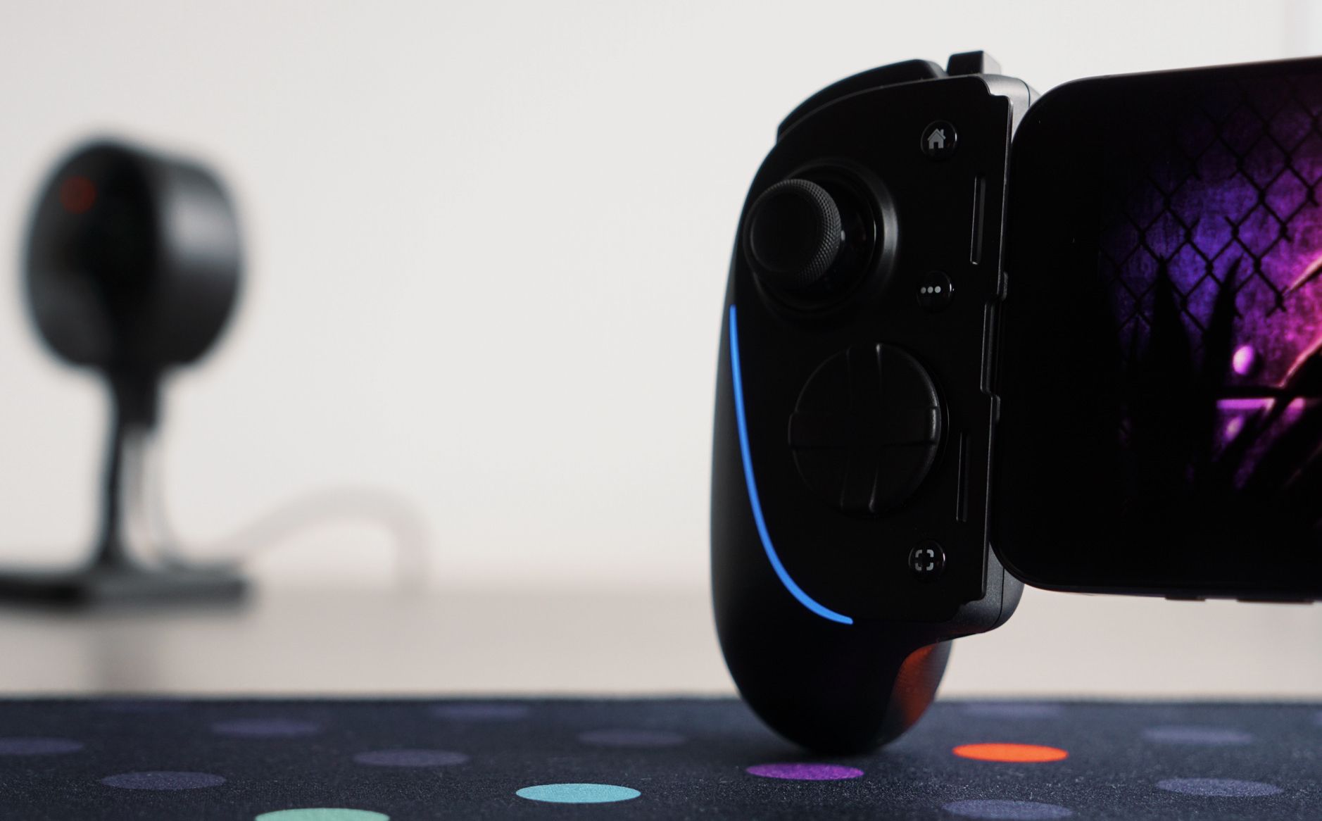 Bild zeigt linke Seite des Razer Kishi Ultra.