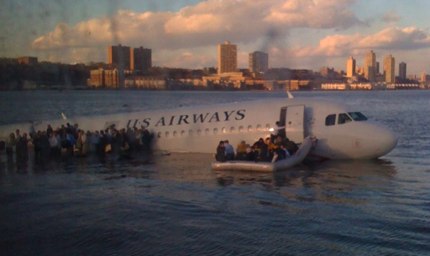 There_s a plane in the Hudson. I_m on the ferry going to pick... on TwitPic.jpg