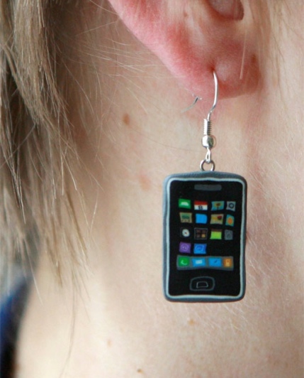 iphone_earrings.jpg