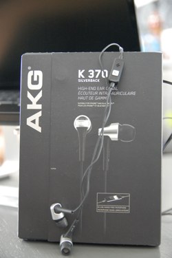 AKG.jpg