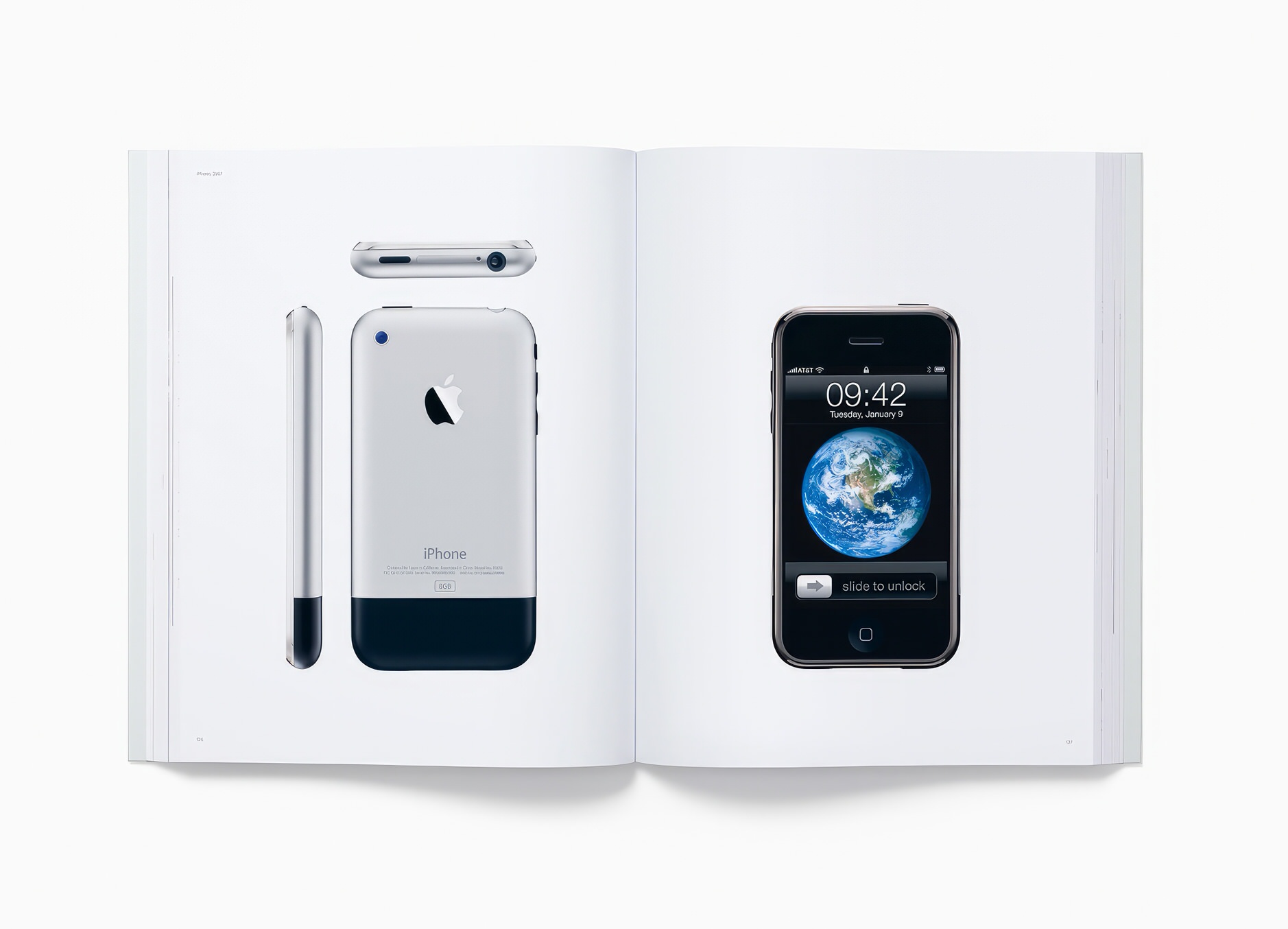 Bild zeigt Jony Ive's Designed by Apple in California-Buch.