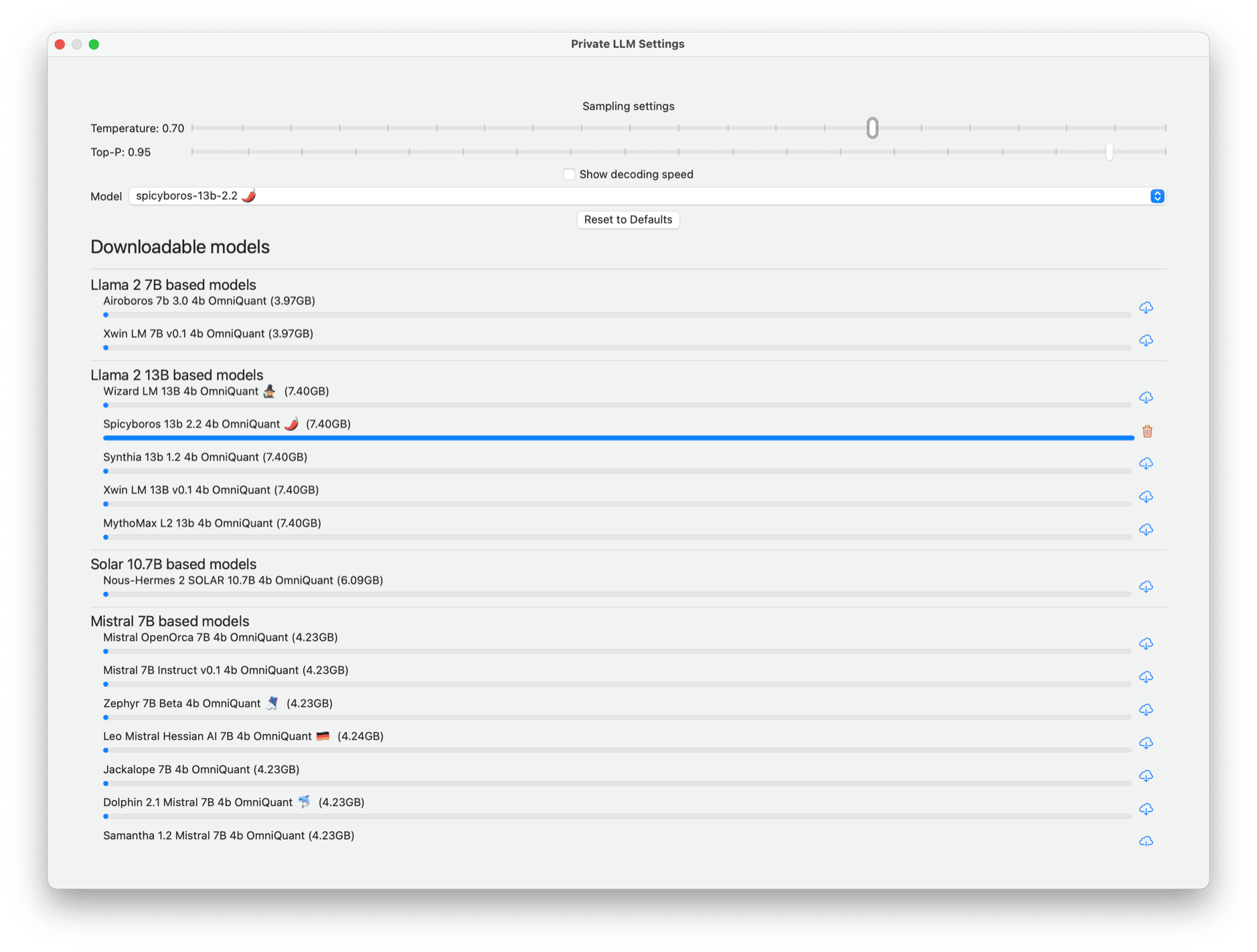 macOS-Screenshot zeigt Private-LLM-Einstellungen mit der Auswahl an LLMs. 