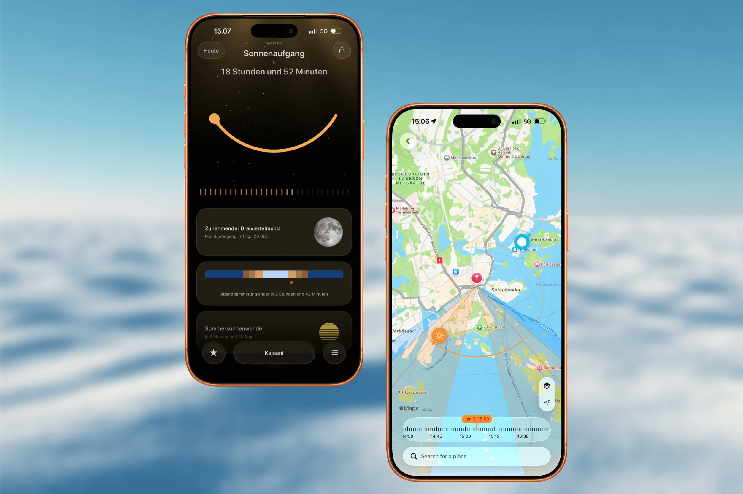 Zwei Smartphones, die Benutzeroberflächen anzeigen; das linke zeigt Sonnen- und Mondinformationen mit einer gebogenen orangefarbenen Linie, einem aufgehenden Mond und Text über die Dämmerung und die Sommersonnenwende, das rechte zeigt eine Karte einer Stadt mit einer Zeitanzeige darunter.
