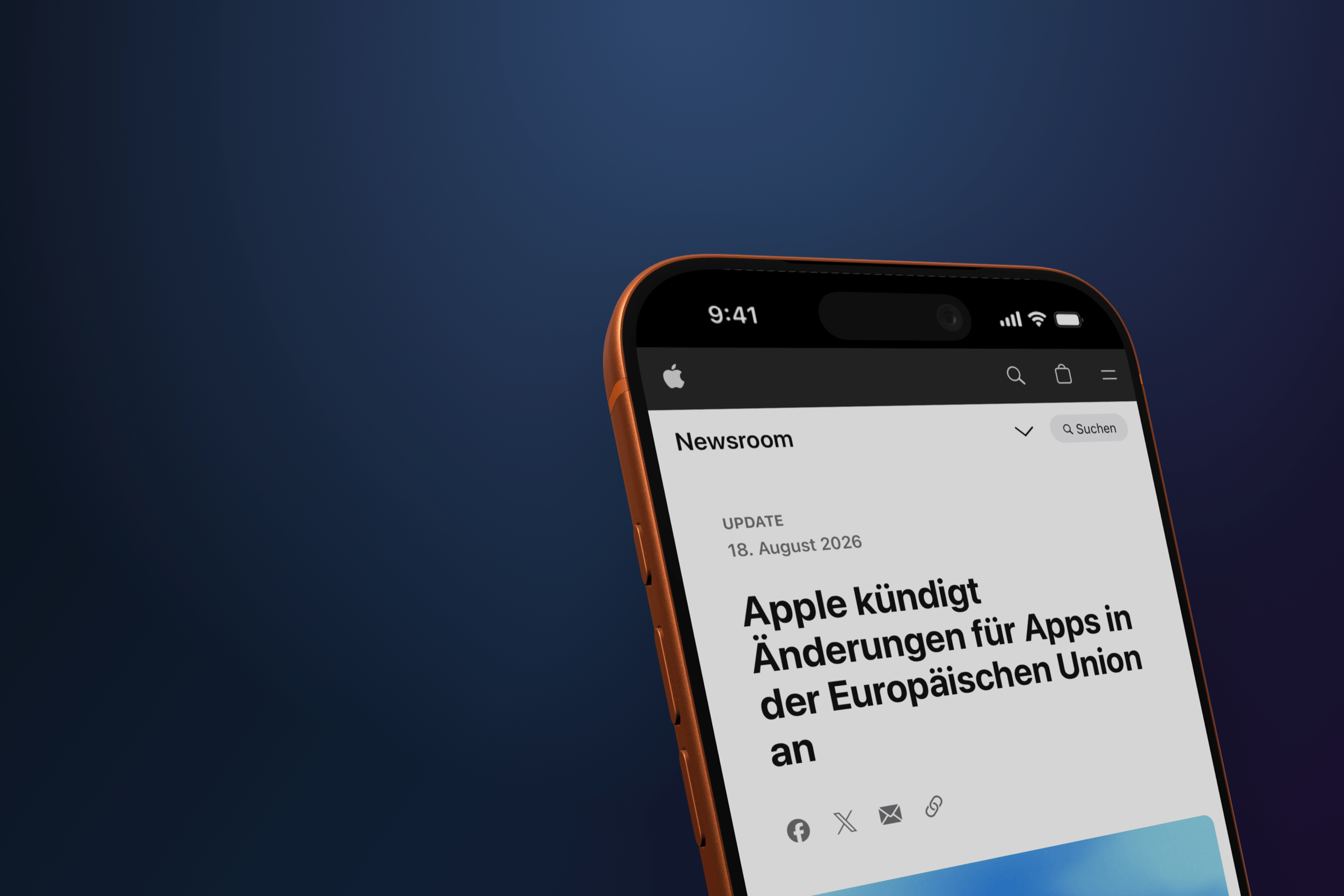 Ein Smartphone zeigt die Website des Apple Newsrooms mit einer Überschrift, die Änderungen für Apps in der Europäischen Union vom 18. August 2026 ankündigt.